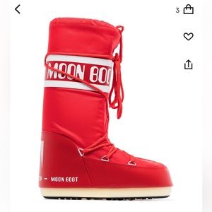 Red moon boot